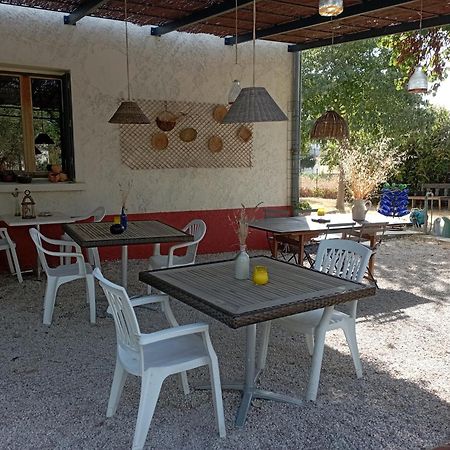 לינה וארוחת בוקר Uchaud L'Esperluette En Camargue מראה חיצוני תמונה